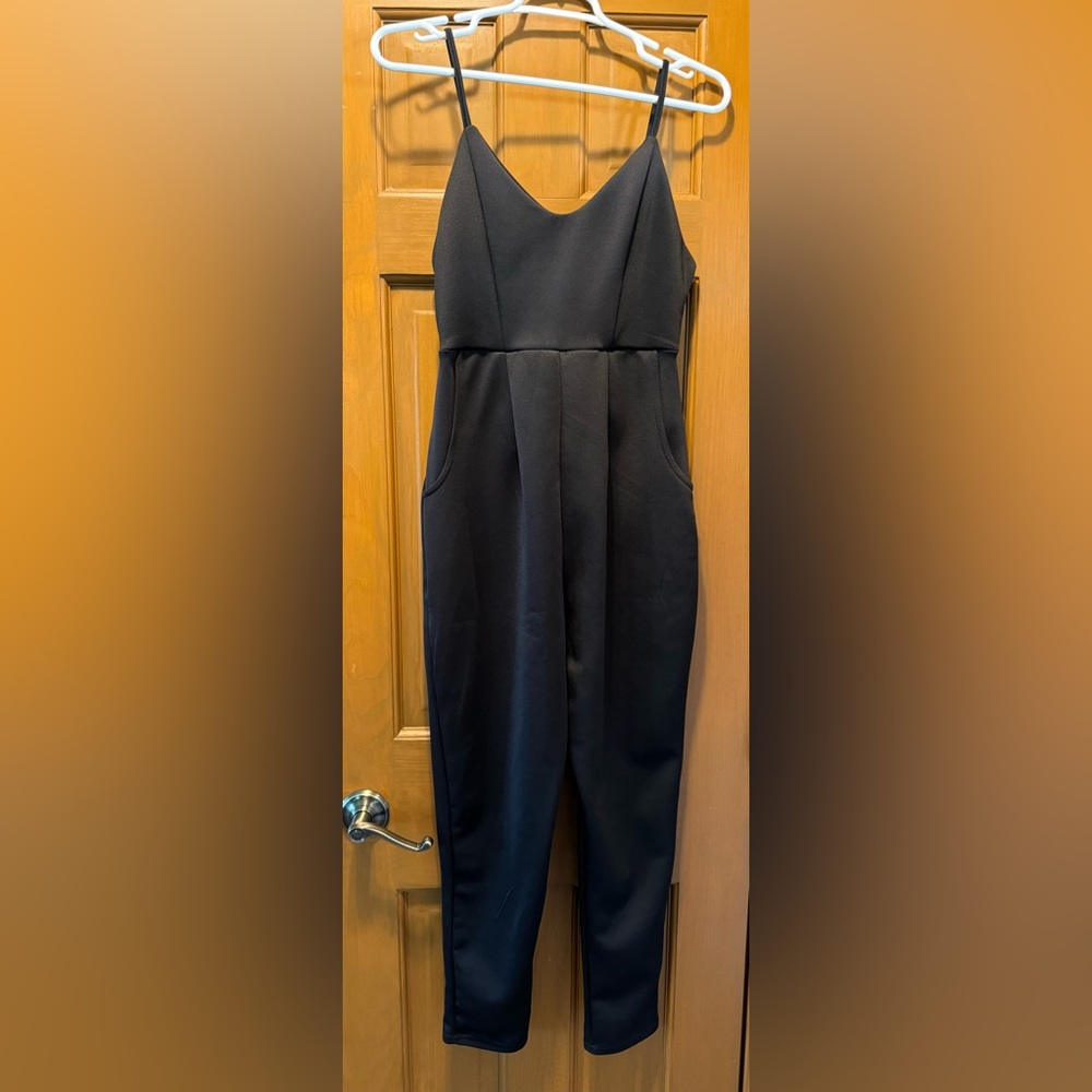 Gorgeous Black Jumper size 6